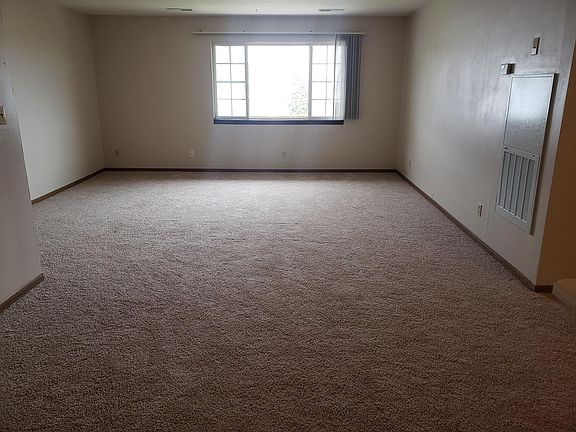 5th image of 1020 Riverbend Dr #203