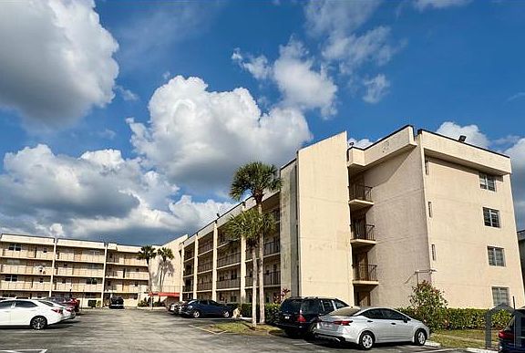 4th image of 2541 Aragon Blvd APT 313