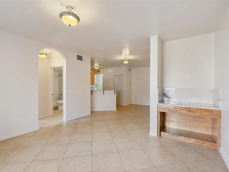 1204 Belmont Ln #1204 — Photo 10