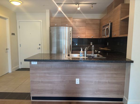 2 bedroom rental in Surrey — photo 26