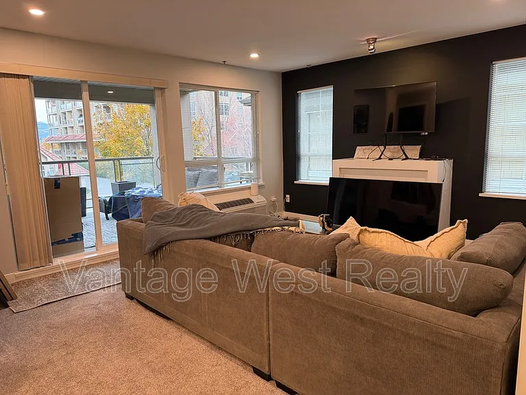 1099 Sunset Dr #228 — Photo 5