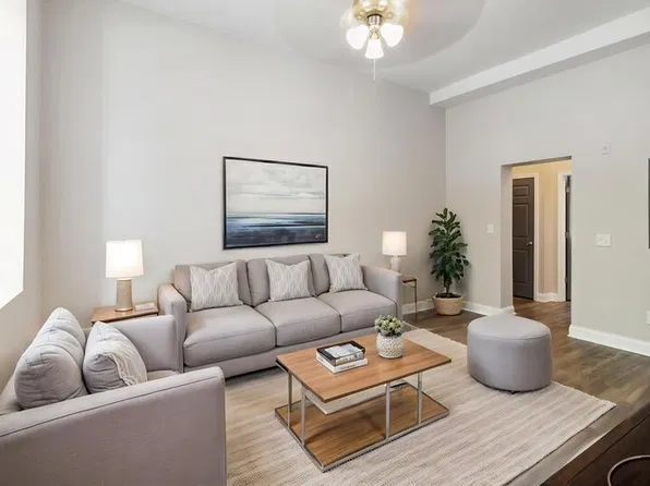 833 Hollins St #1F, Baltimore, MD 21201