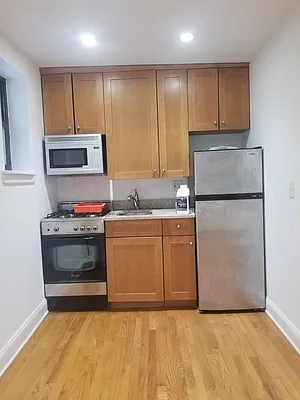 Rented by New York Dwellings LLC | media 21