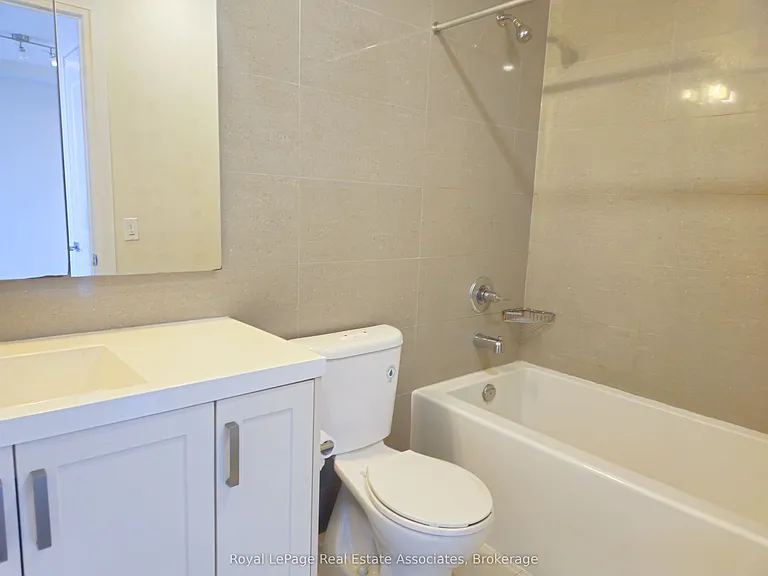 1 Old Mill Dr #807 — Photo 4