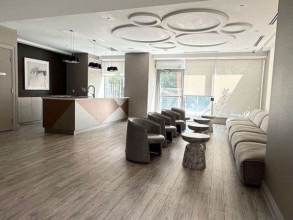 4th image of 50 Wellesley St E #1906