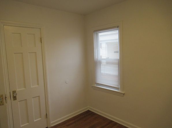 1616 Douglas Rd