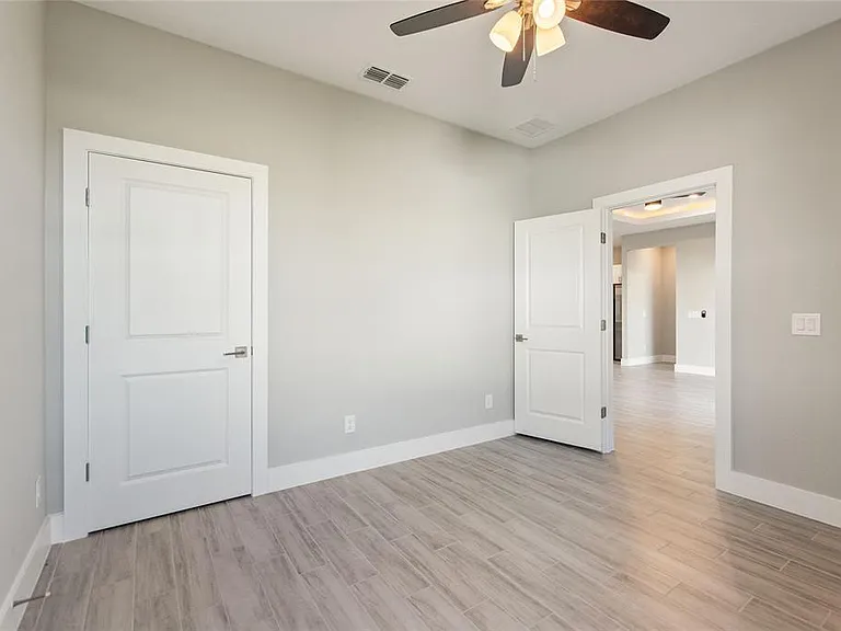 119 Tulip Ln — Photo 13