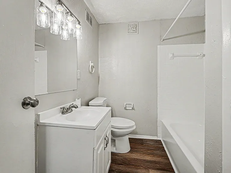566 Glenwood Ave #5 — Photo 10