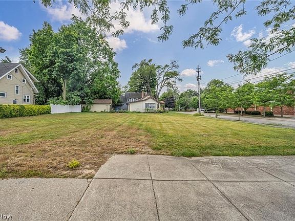 3rd image of 27693 Butternut Ridge Rd