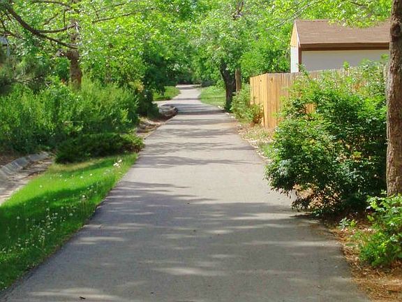 Miles of greenbelts connect neighbors