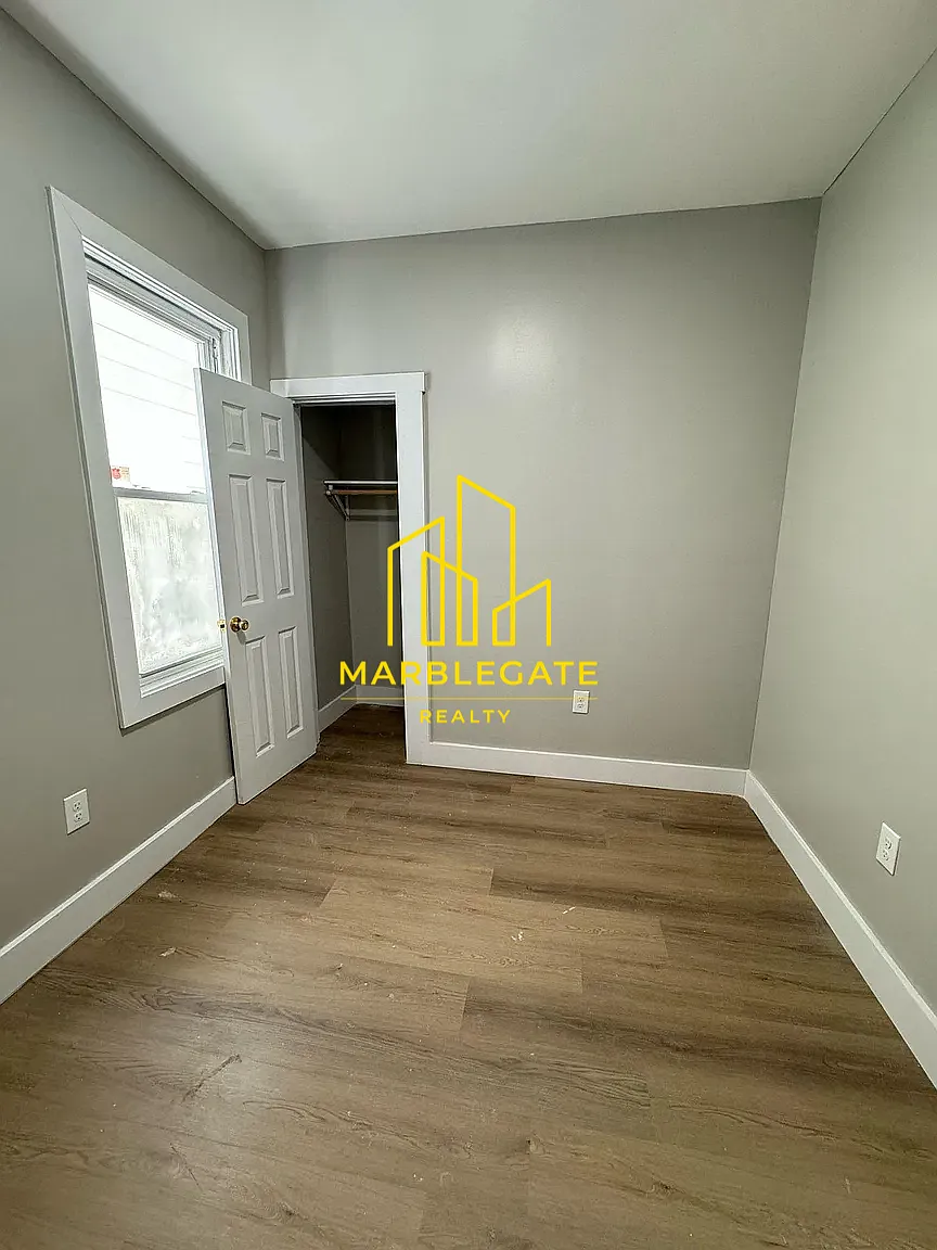 3 bed, 1050 sqft, $2,250 — Photo 3