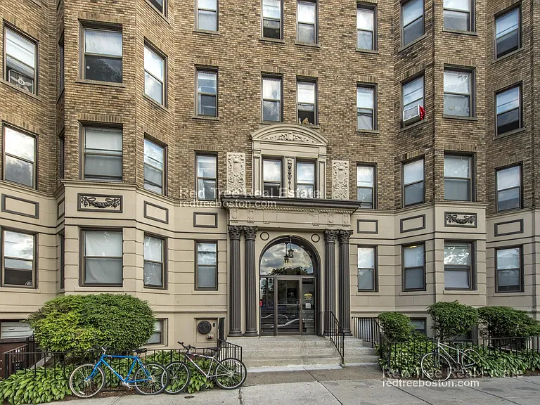 1160 Commonwealth Ave #50 — Photo 4