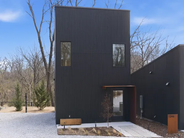 1246 NW A St, Bentonville, AR