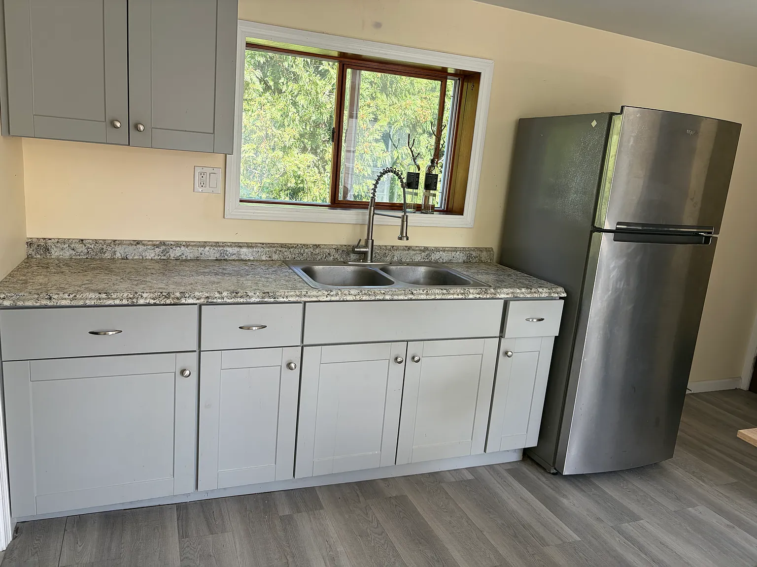 3 bed, 1000 sqft, $2,500 — Photo 3
