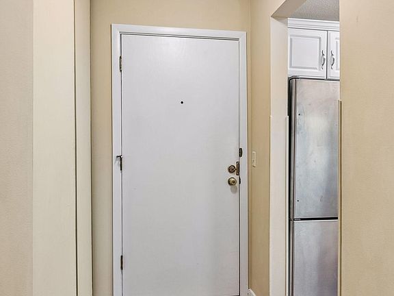 2nd image of 215 Barry Ave S APT 217