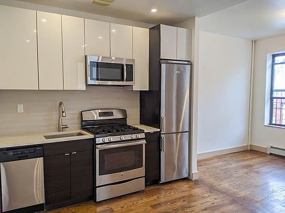 2nd image of 1886 Eastern Pkwy #3T