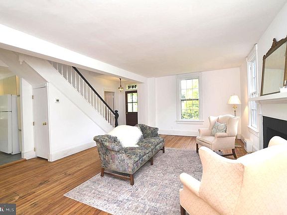 4th image of 3812 Warner St