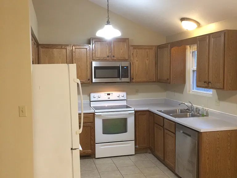 2600 SW Ancaster Rd — Photo 5