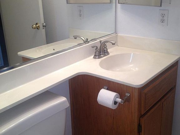 4th image of 825 W 56th St