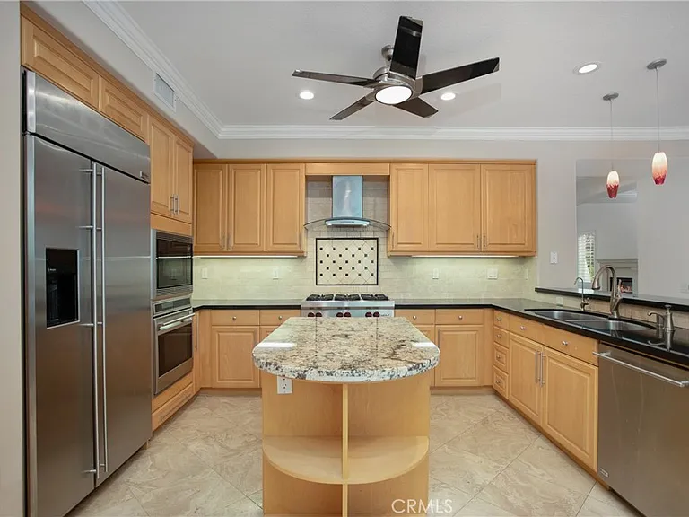 28931 Rockport Dr — Photo 4