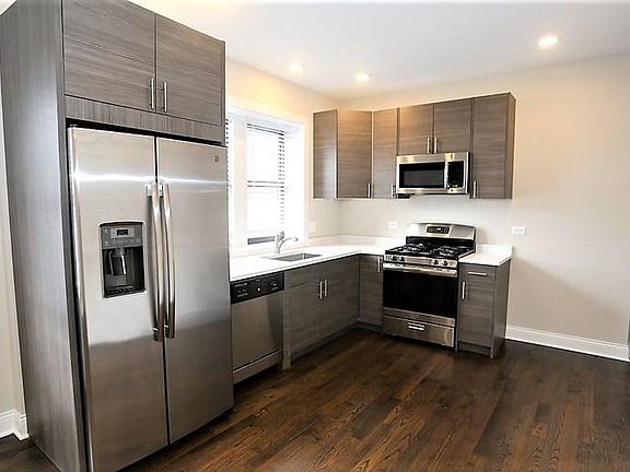 3rd image of 2228 N Sawyer Ave APT 1W