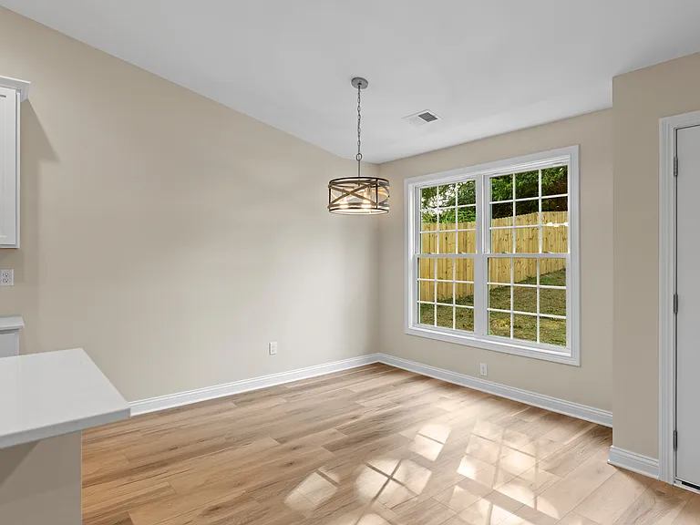 1562 Lincoln Ave — Photo 37