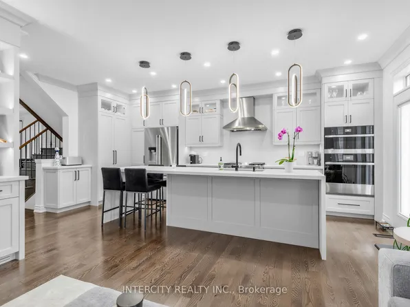 322 Moody Dr, Vaughan, ON L4H 3Z6