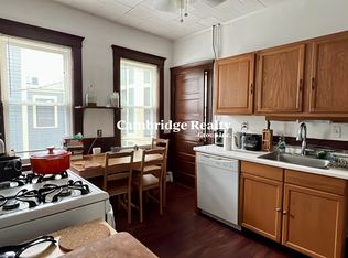 117 Columbia St #2, Cambridge, MA 02139