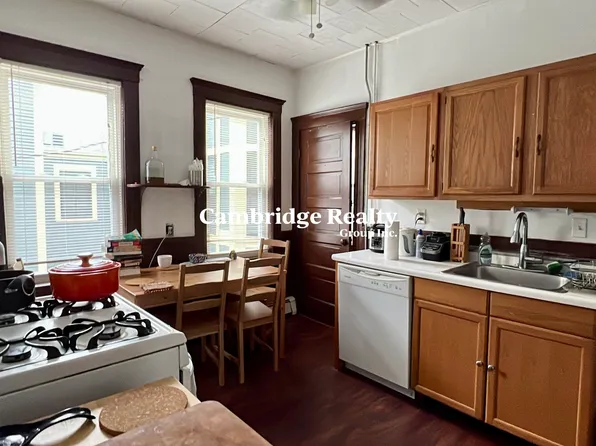 117 Columbia St #2, Cambridge, MA 02139