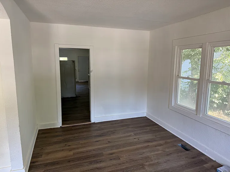540 S Ellis Ave — Photo 4
