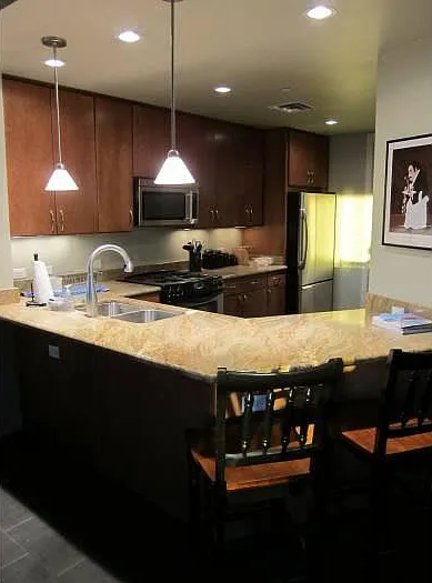 Kitchen & Island