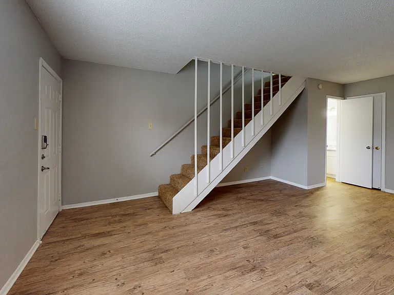Addison Apartments at the Park — Photo 253