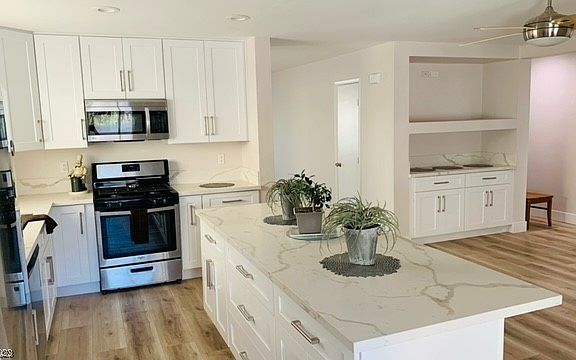 2nd image of 657 Moonlight Mesa Dr