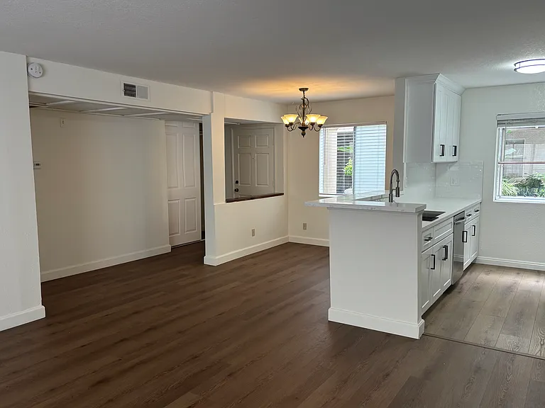 5810 W Olympic Blvd #105 — Photo 10