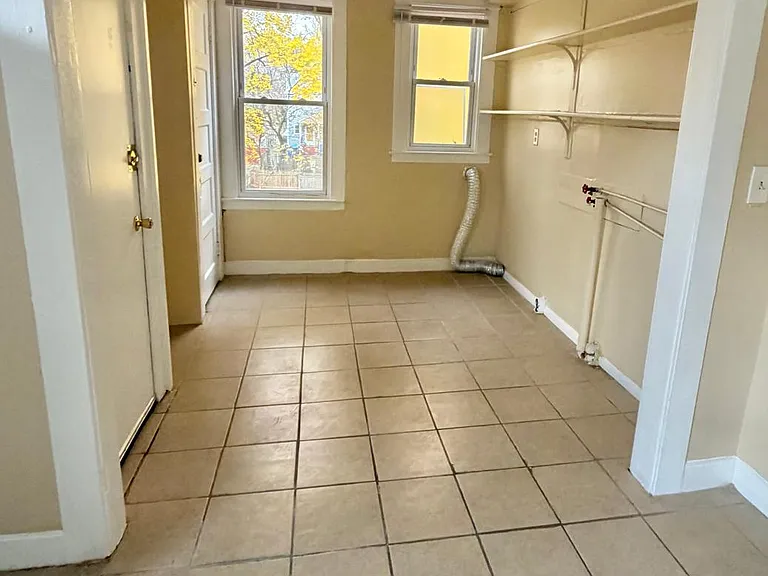 469 Huntington St #2 — Photo 4