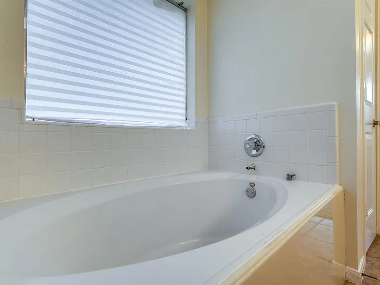 17143 Summer Hollow Dr — Photo 21