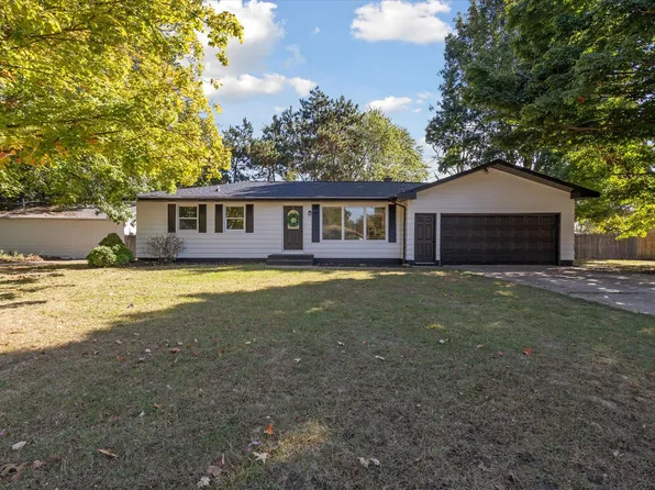 7188 Sunset Ave, Jenison, MI 49428
