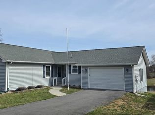 111 Masters Dr, Cross Junction, VA 22625