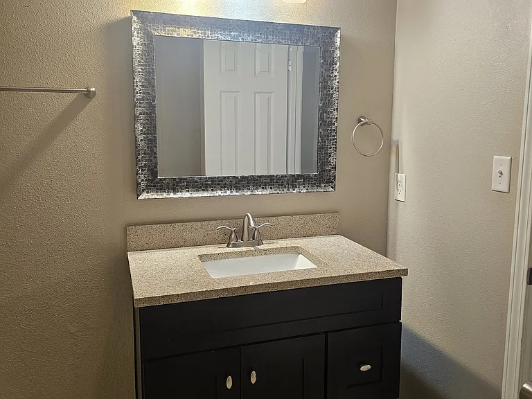 3005 Pickford Pl — Photo 6