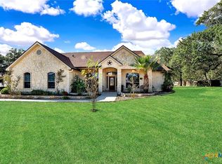 383 Rosewood Dr, La Vernia, TX 78121