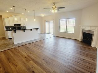 5605 W Sunflower Dr, Springfield, MO 65802