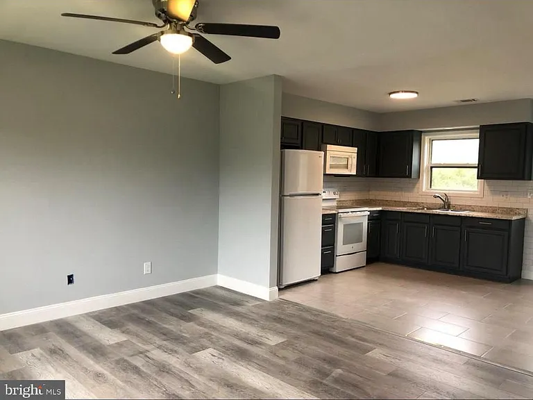 103 Kathy Dr — Photo 3