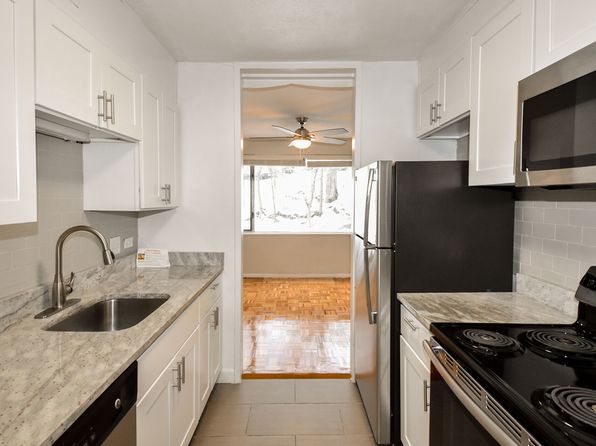 1530 Beacon St APT 906
