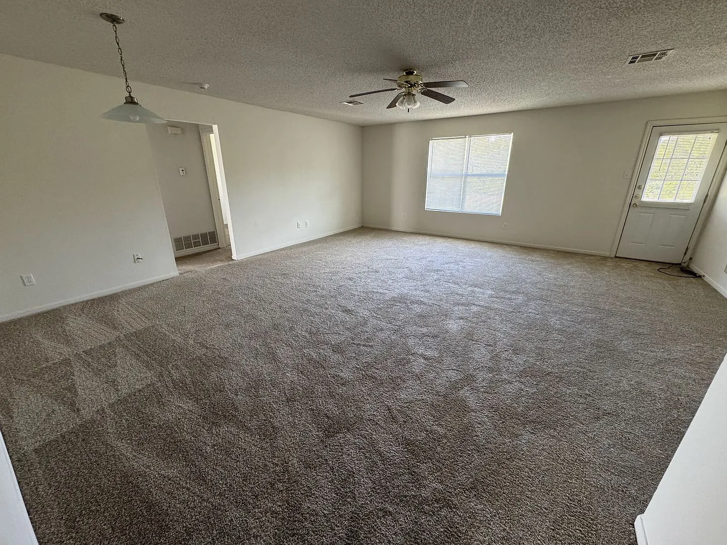 4-Bedroom House for Rent in Killeen — Photo 4
