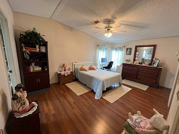 4th image of 1000 Walker St Lot 402