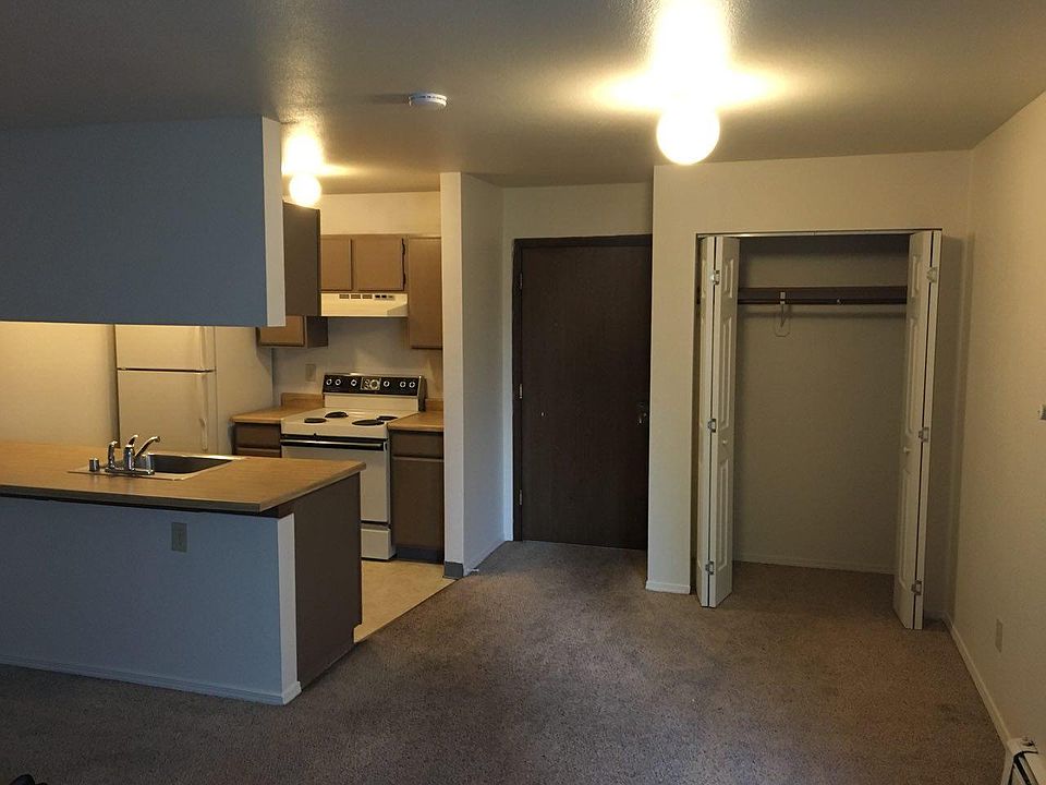 Entry & Kitchen