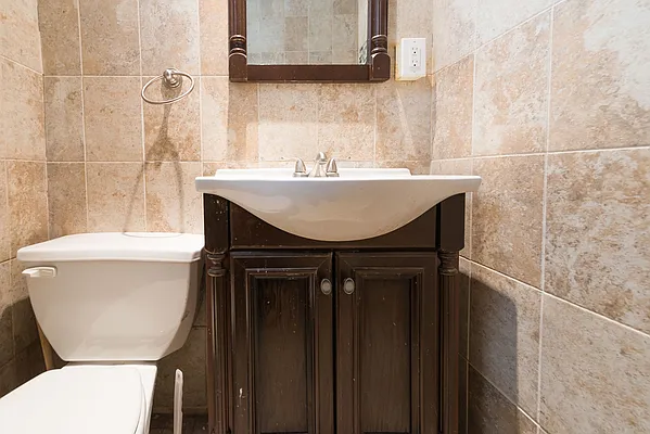 Rented by Nooklyn NYC LLC | media 58