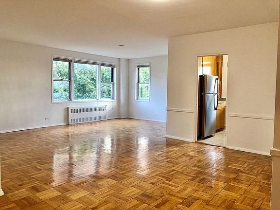 4th image of 3611 Henry Hudson Pkwy W #3A
