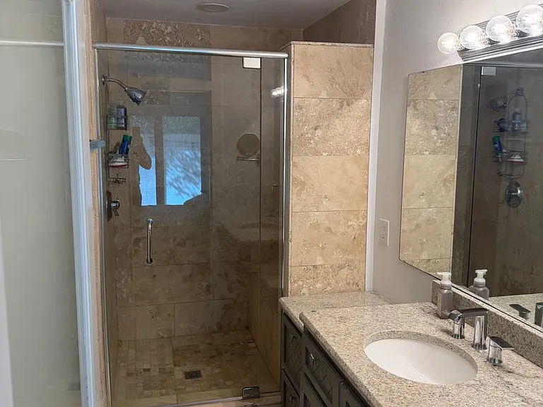 422 Canterbury Ct NW — Photo 17