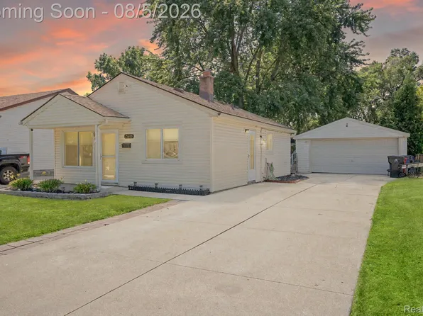 25245 Rose St, Roseville, MI 48066